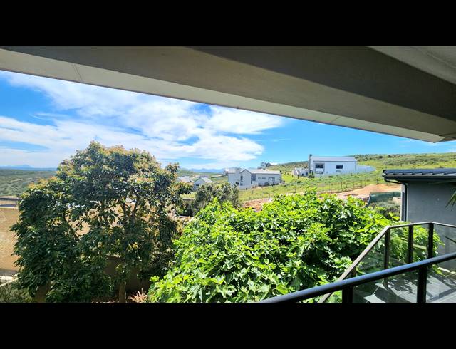 4 BEDROOM FREESTANDING FOR SALE IN MONTE CHRISTO